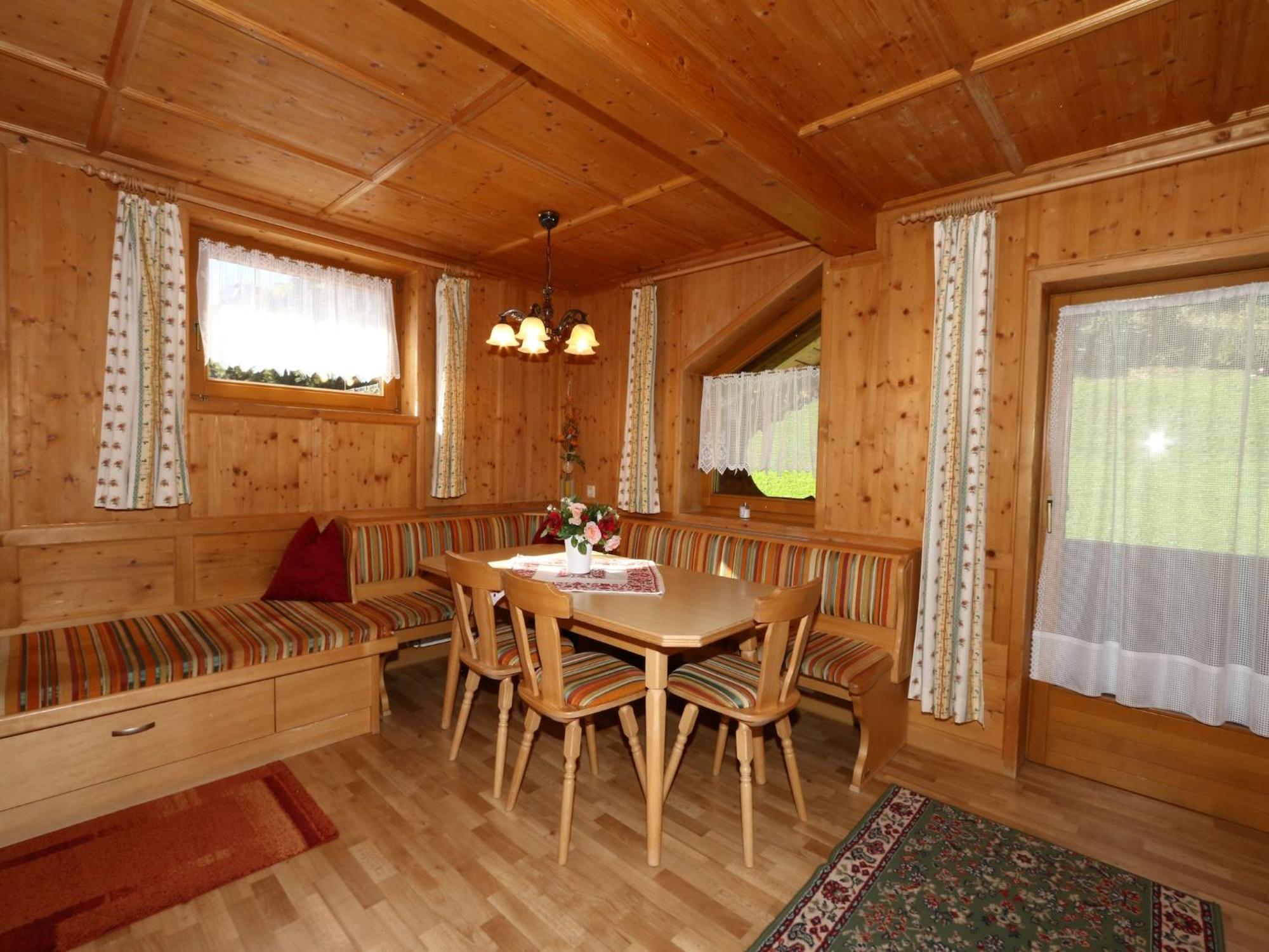 Apartment In Mayrhofen With A Balcony Eksteriør billede