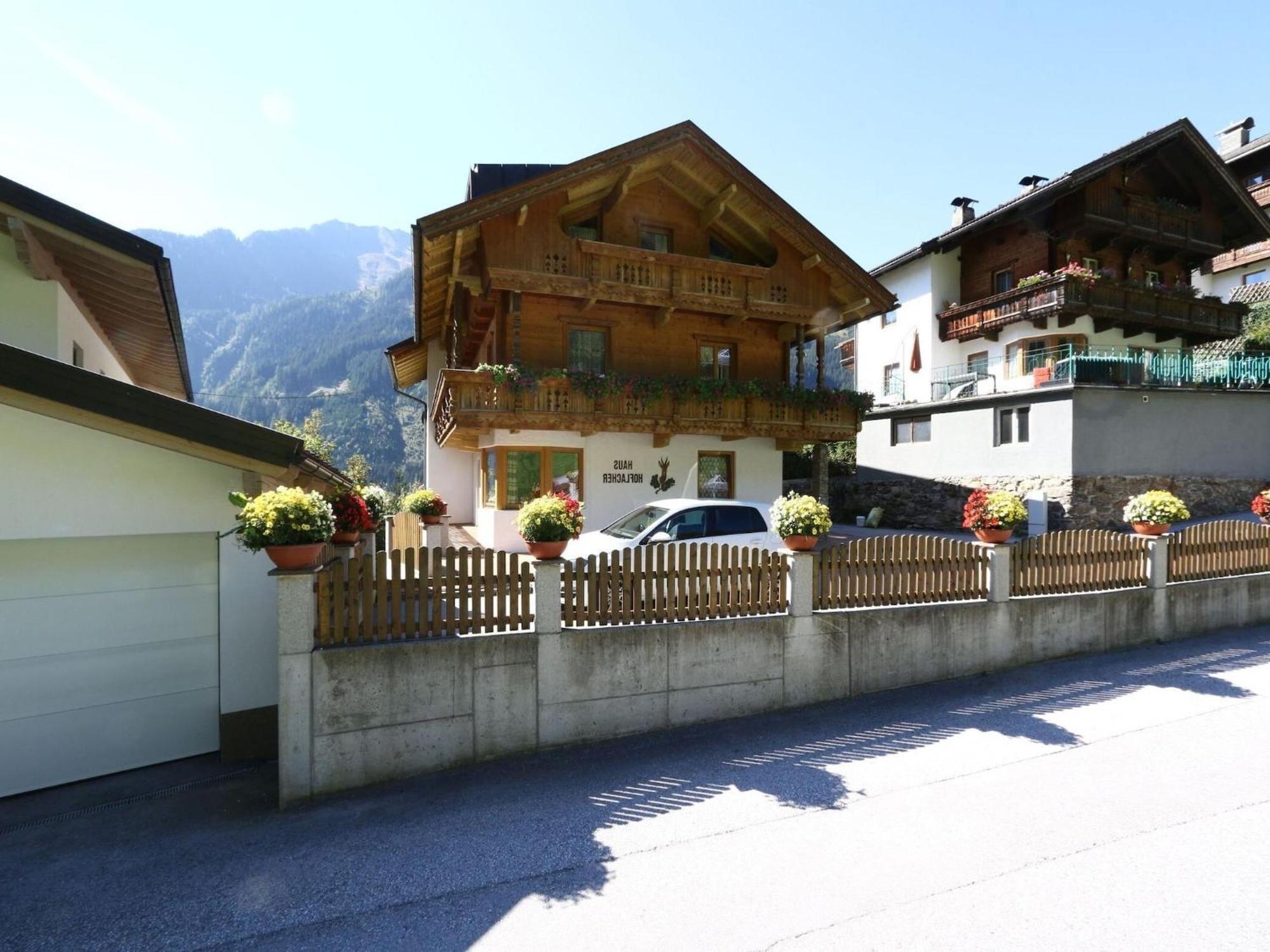 Apartment In Mayrhofen With A Balcony Eksteriør billede