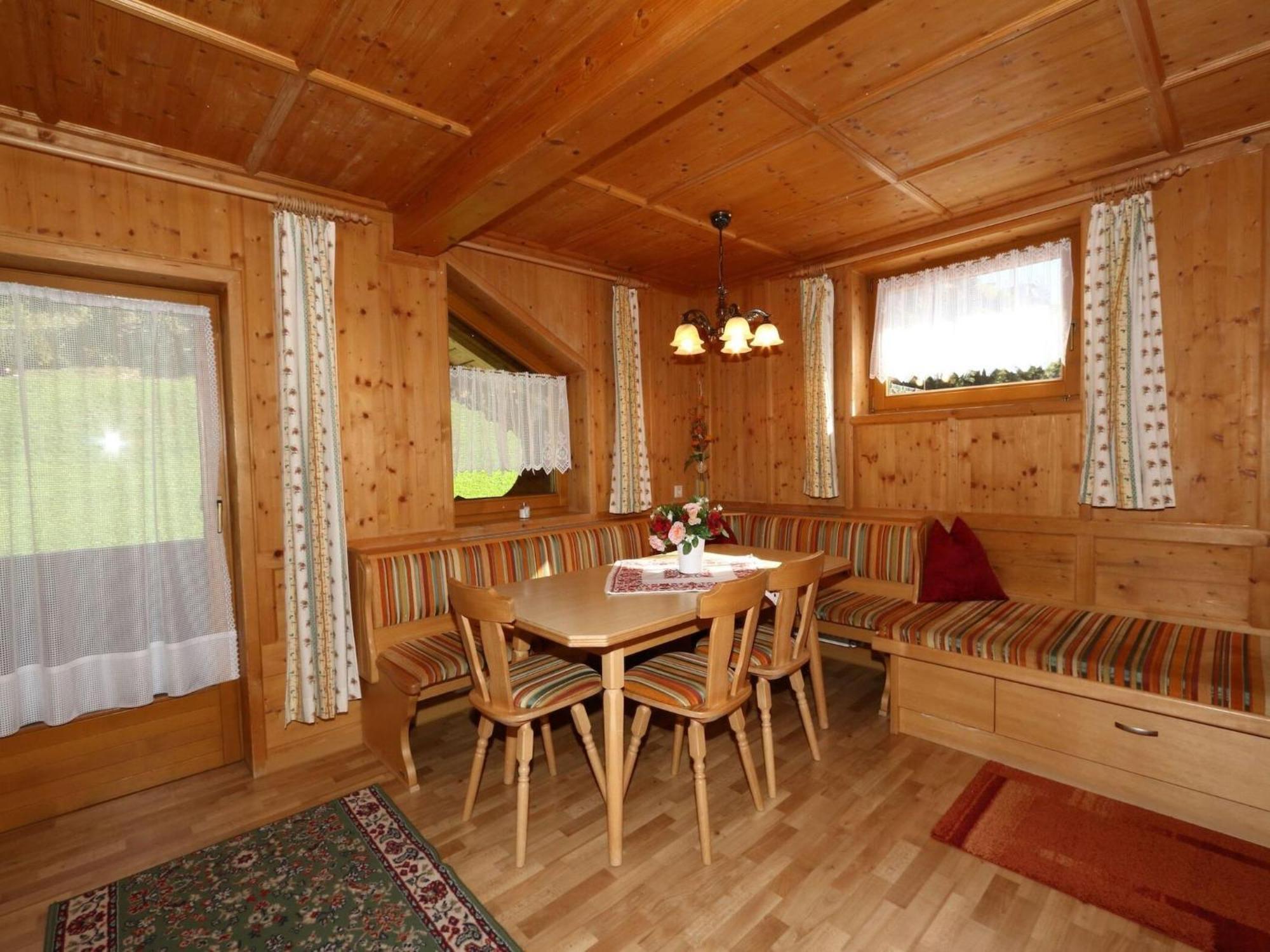 Apartment In Mayrhofen With A Balcony Eksteriør billede