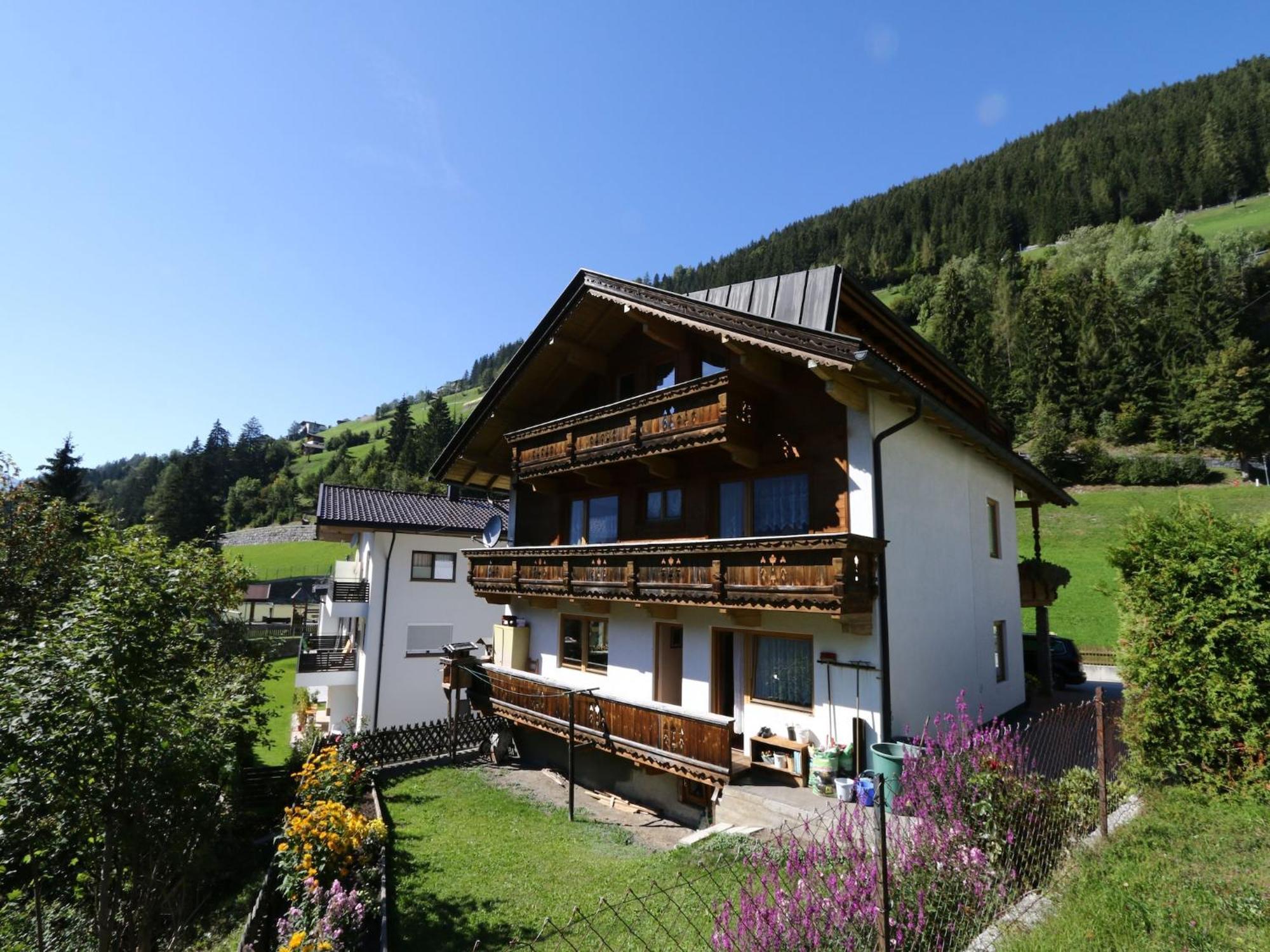 Apartment In Mayrhofen With A Balcony Eksteriør billede