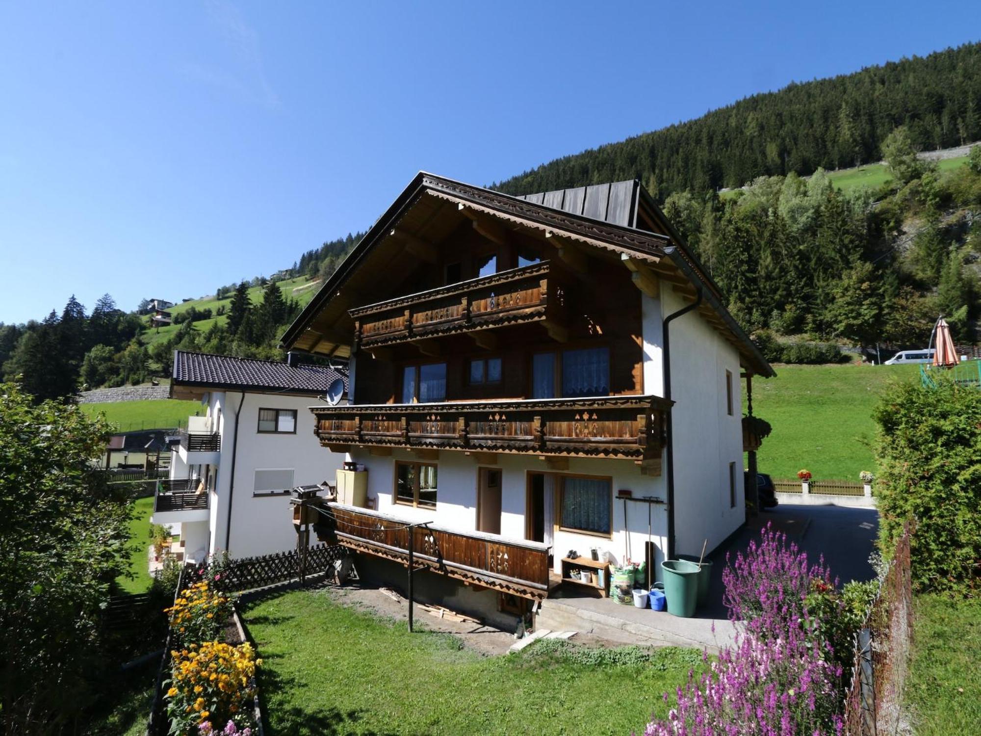 Apartment In Mayrhofen With A Balcony Eksteriør billede